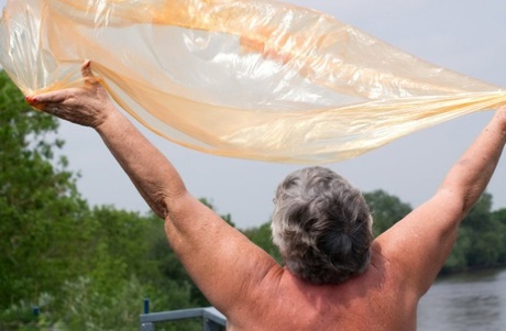 nonna suocera spalancata esclusivo gratuito Immagine