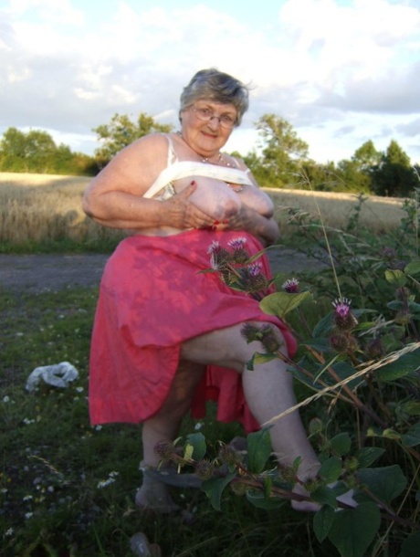 BDSM fatto in casa dalla nonna per partire immagine