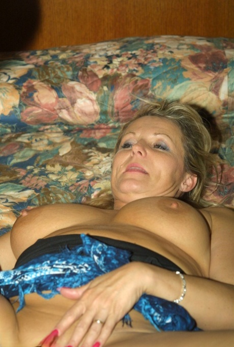 riviste mature sesso hd immagini