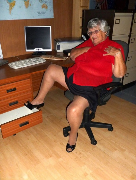 nonne lesbiche pelose ebano e BBW caldo perfetto immagine