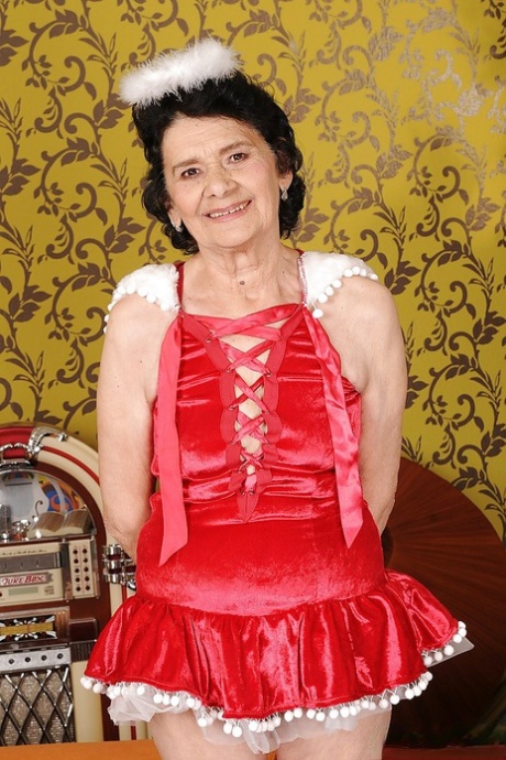 nonna cadente fa sesso rosso top pornografico img