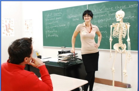 donne anziane alte e con grandi seni xxx migliore foto