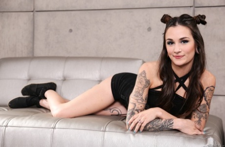 Luna Lovely pornostar gratis immagini