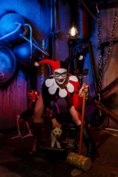 Harley Quinn modella porno immagini